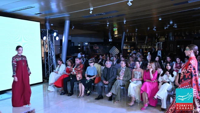 آذربائیجان میں “Carpet Museum Fashion Show” کا انعقاد، قالینوں کے نقشوں سے متاثر فیشن کلیکشنز پیش