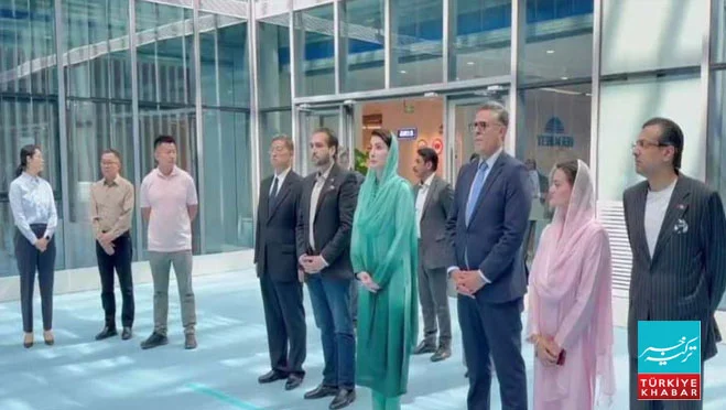 مریم نواز کا سنکیانگ میں جدید ڈیری کمپنی کا دورہ