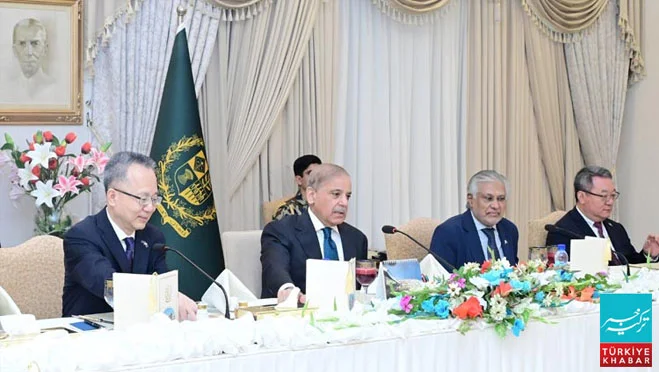 مرکزی ریلوے لائن کی اپ گریڈیشن ملکی ترجیحات میں شامل ہے: وزیراعظم