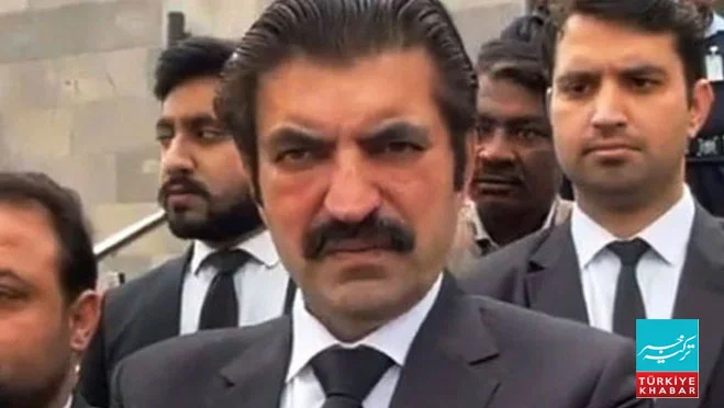 عمران خان وزیراعلیٰ منتخب نہیں ہوسکتے:شیر افضل مروت کا دعویٰ