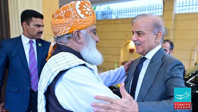 شہباز شریف کا مولانا فضل الرحمٰن سے رابطہ، پی ٹی آئی لانگ مارچ پر گفتگو