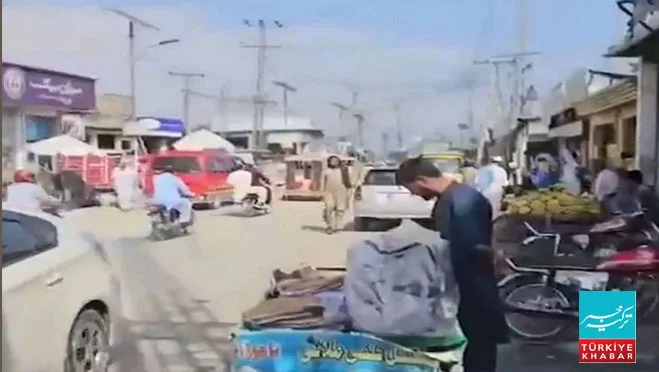 خیبرپختونخوا میں گورنر راج کے بعد معمولات زندگی برقرار، بعض شہروں میں جشن