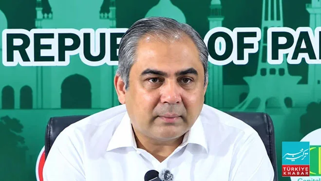 آن لائن پیسے مانگنے والوں کو رقم منتقل نہ کریں، خواتین تصاویر شیئر کرنے سے گریز کریں: محسن نقوی