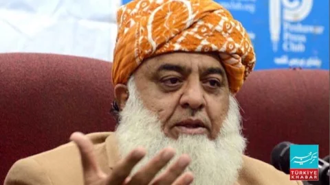 مولانا فضل الرحمان سے معافی کا مطالبہ بلاجواز ہے: کامران مرتضیٰ