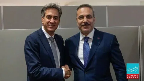 ترک وزیر خارجہ حاقان فیدان کی برطانوی ہم منصب سے نیویارک میں ملاقات